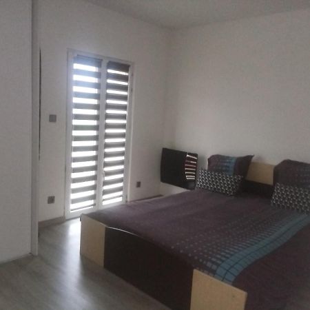 Maison A La Campagne Pres De La Ville Aiglemont Zewnętrze zdjęcie